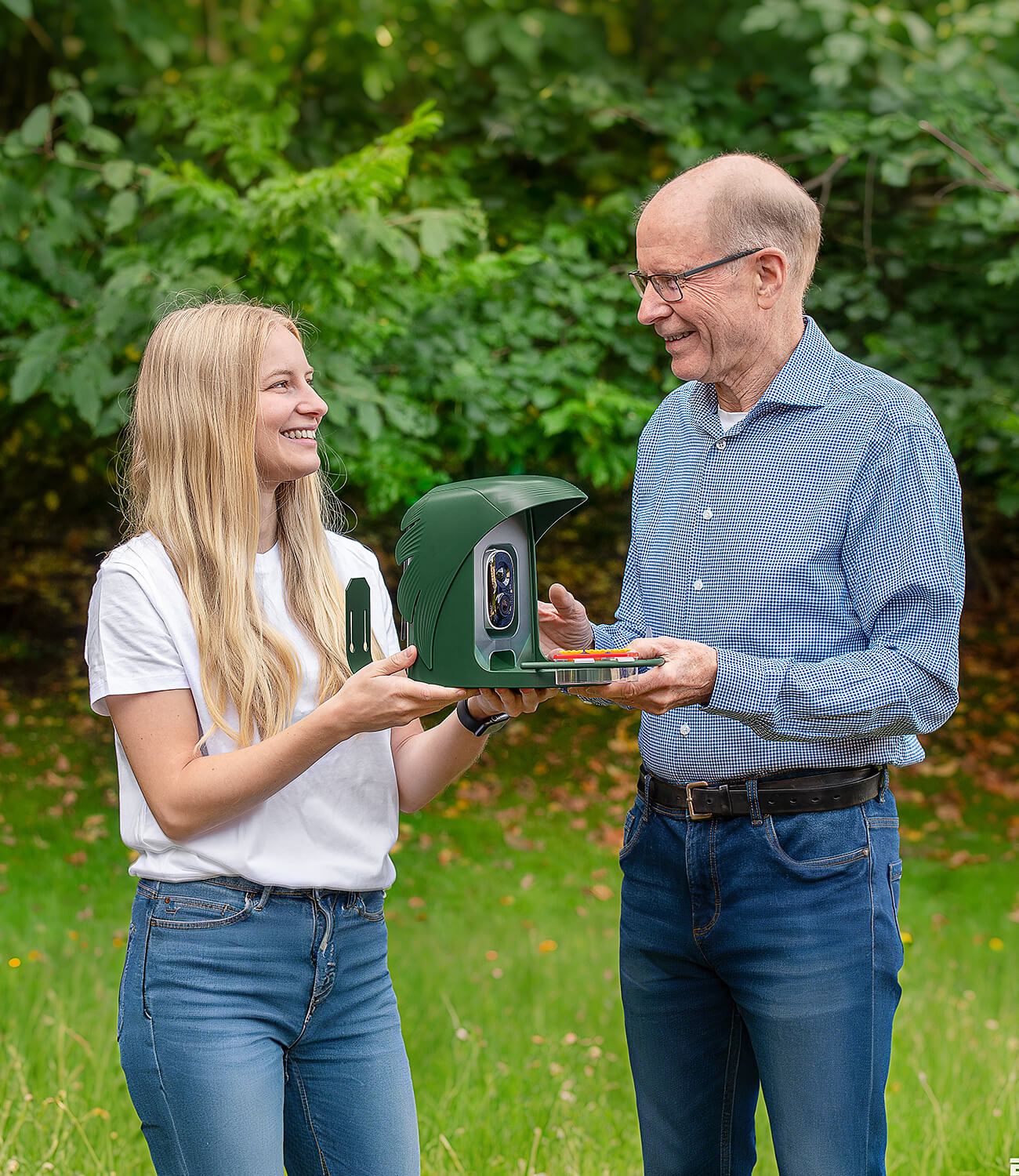 5 Perfect Reasons to Gift Smart Bird Feeder to Your Parents This Year